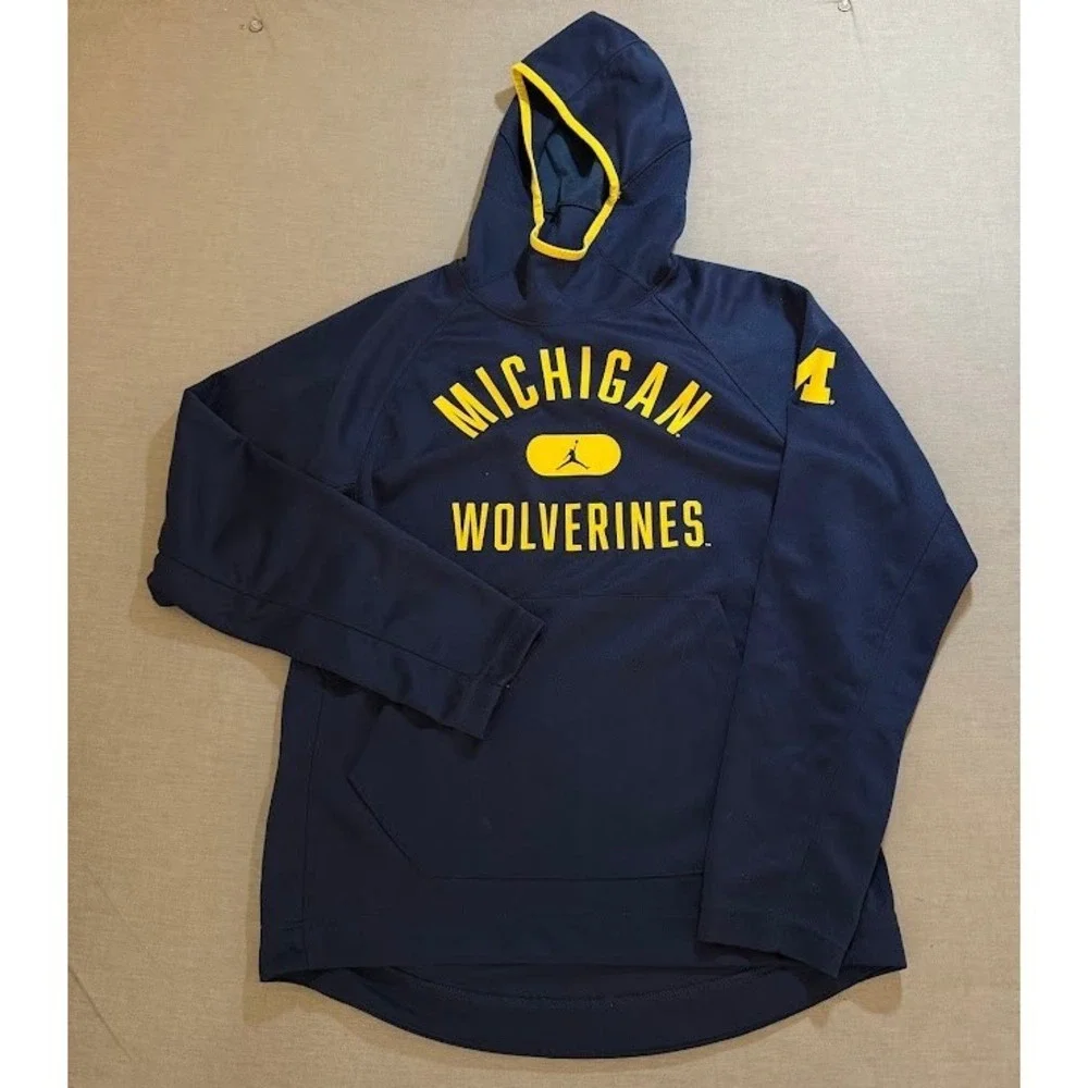 Michigan Wolverines Jordan Pullover Hoodie Mens M Blue Logo Long Sleeve.